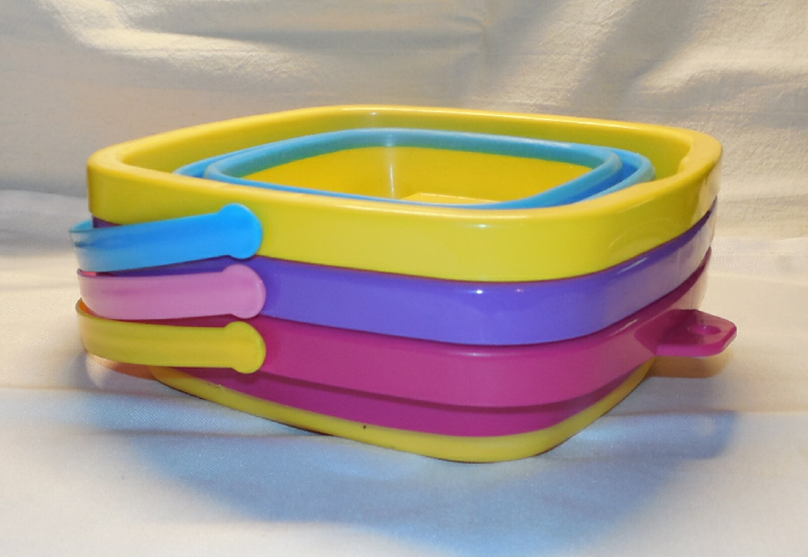 3 Multipurpose Collapsible Buckets Compact Bucket 1/2 Gallon Yellow Purple Pink