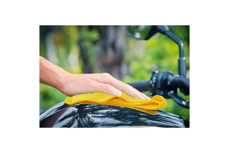 Kirkland Signature Ultra Plush Microfiber Towel, Yellow, 16 in x 16 in, 36-Count