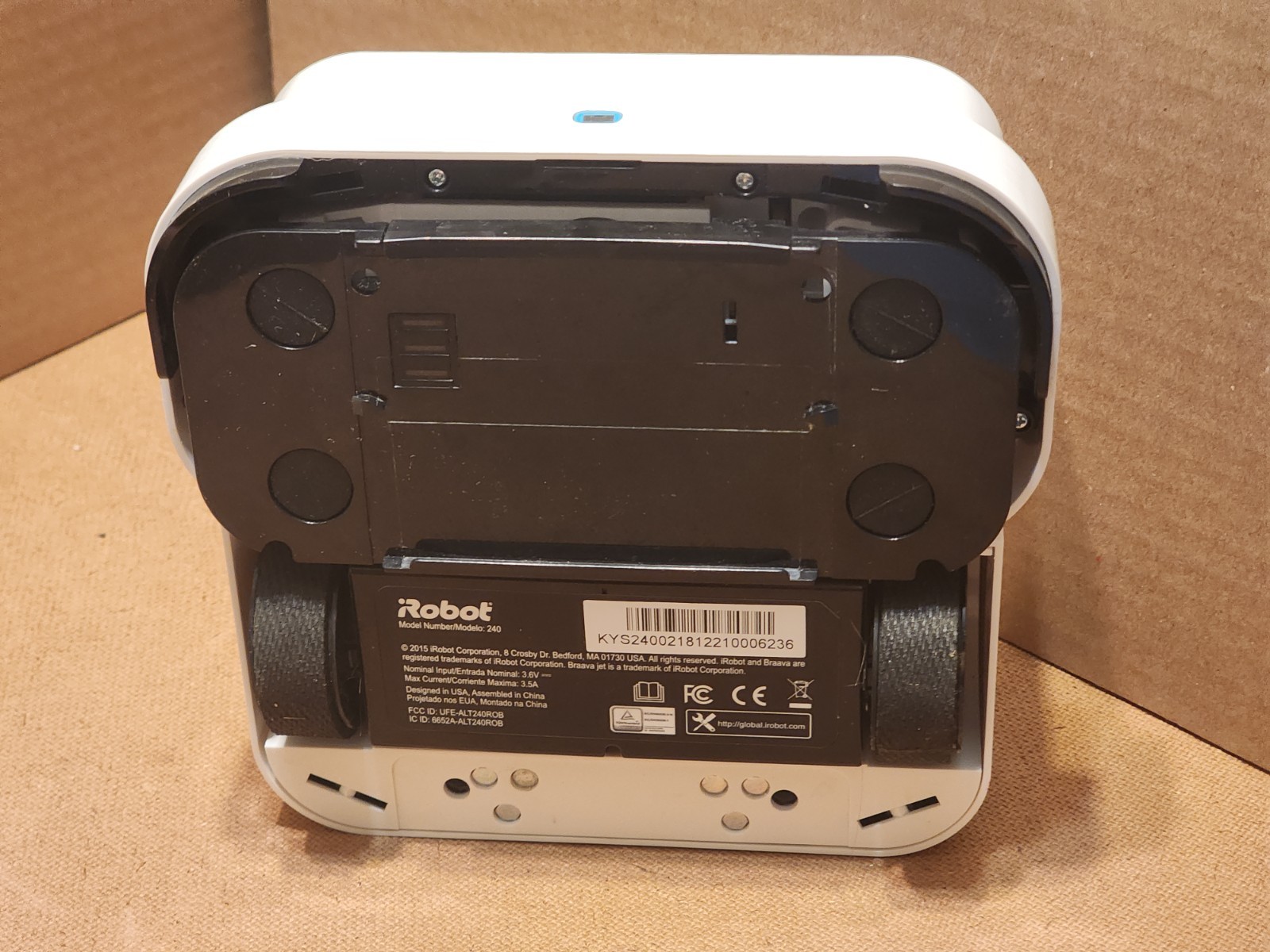 iRobot Braava jet 240 Smart Mopping Robot Bluetooth w/Dry Sweeping Pads