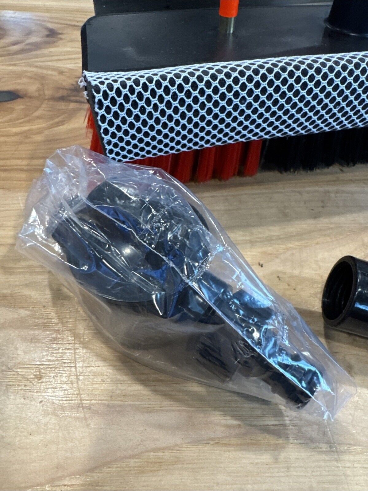 Window Cleaning Brush Head for Solar Panel Washing Water Flow Through（No Pole）