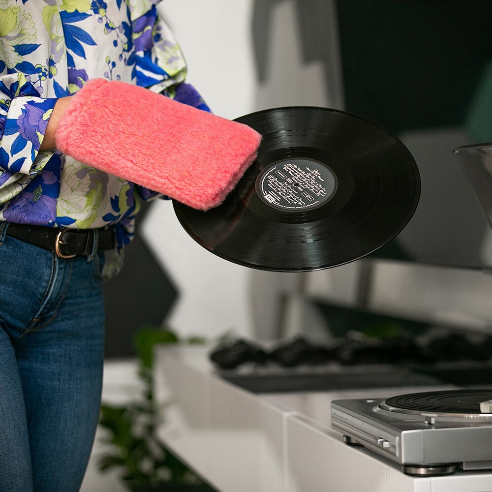 Pink Glove with Nanosilver Technology, Anti-Static Dust Removal and Polishing