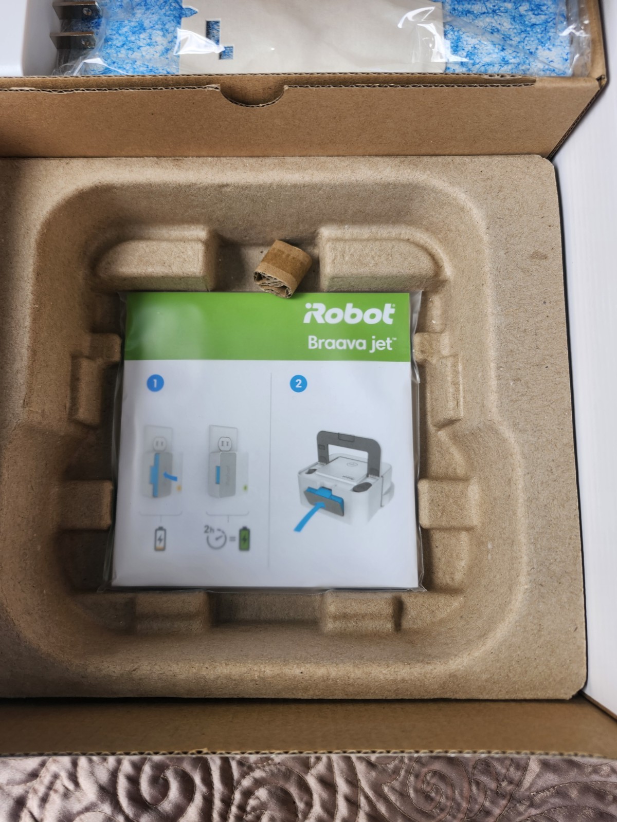 iRobot Braava jet 240 Rechargeable Mopping Robot White Blue with Cleaning Pads