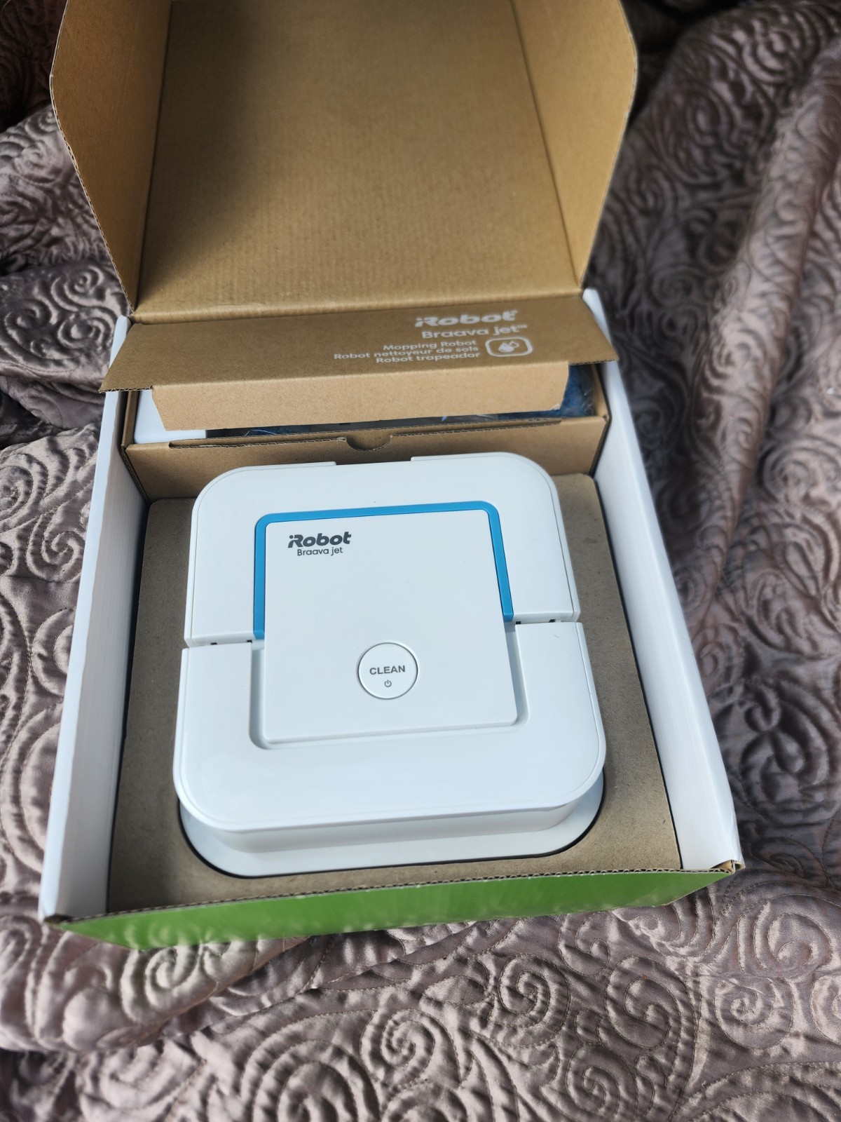 iRobot Braava jet 240 Rechargeable Mopping Robot White Blue with Cleaning Pads