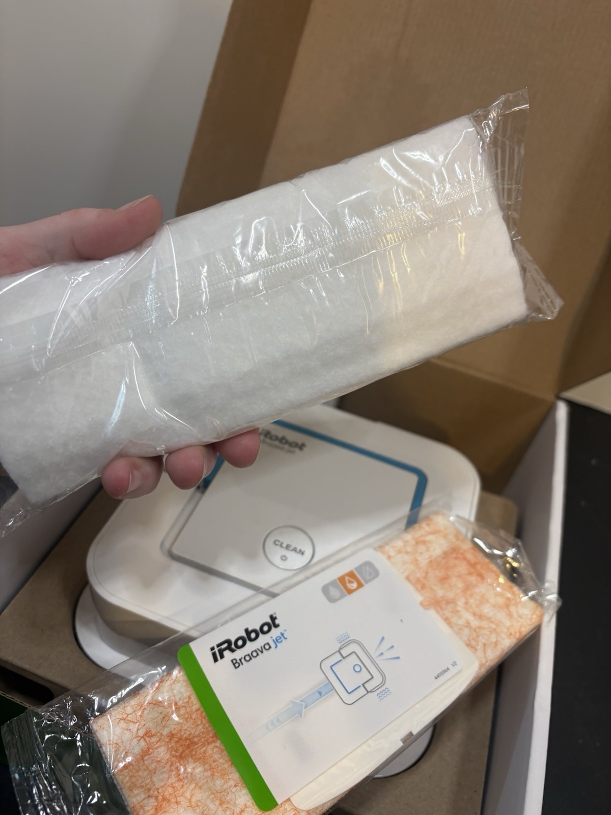 iRobot Braava Jet 240 White Mopping Robot -Works