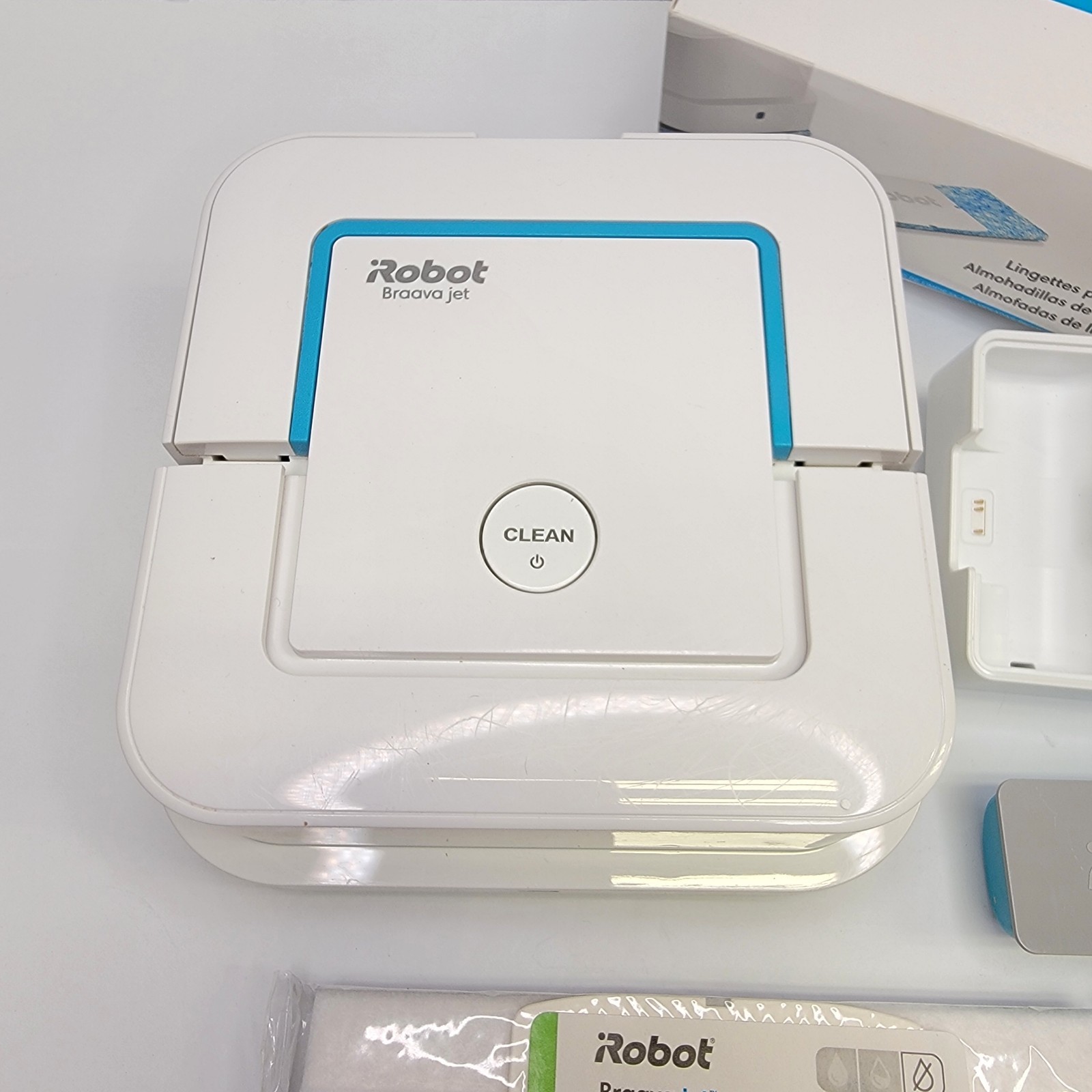 NICE – iRobot Braava Jet 240 Robot Mop Wet/Damp/Dry WITH Pads Battery & Charger