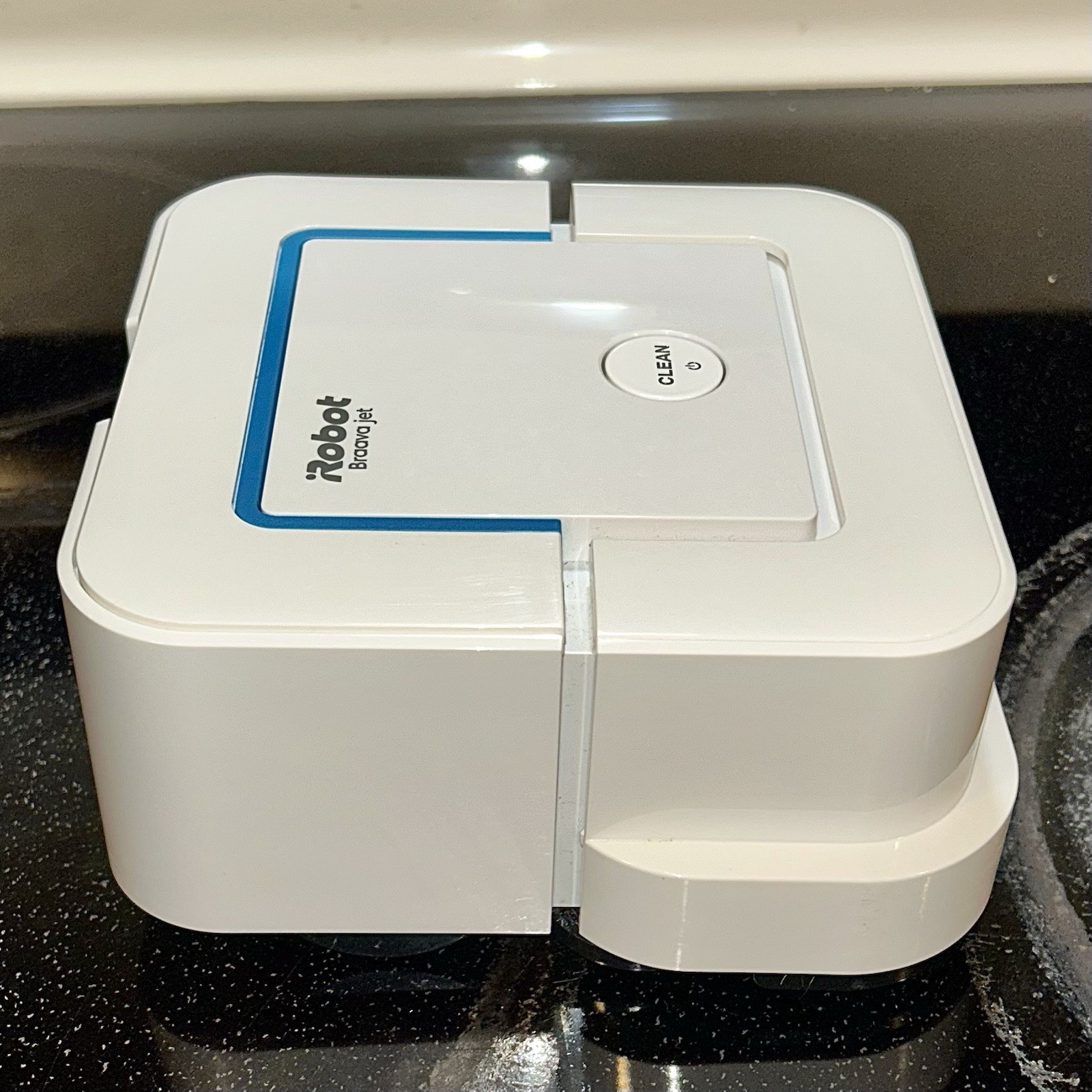 iRobot Braava Jet 240 Smart Mopping Robot | Wet Mopping & Dry Sweeping