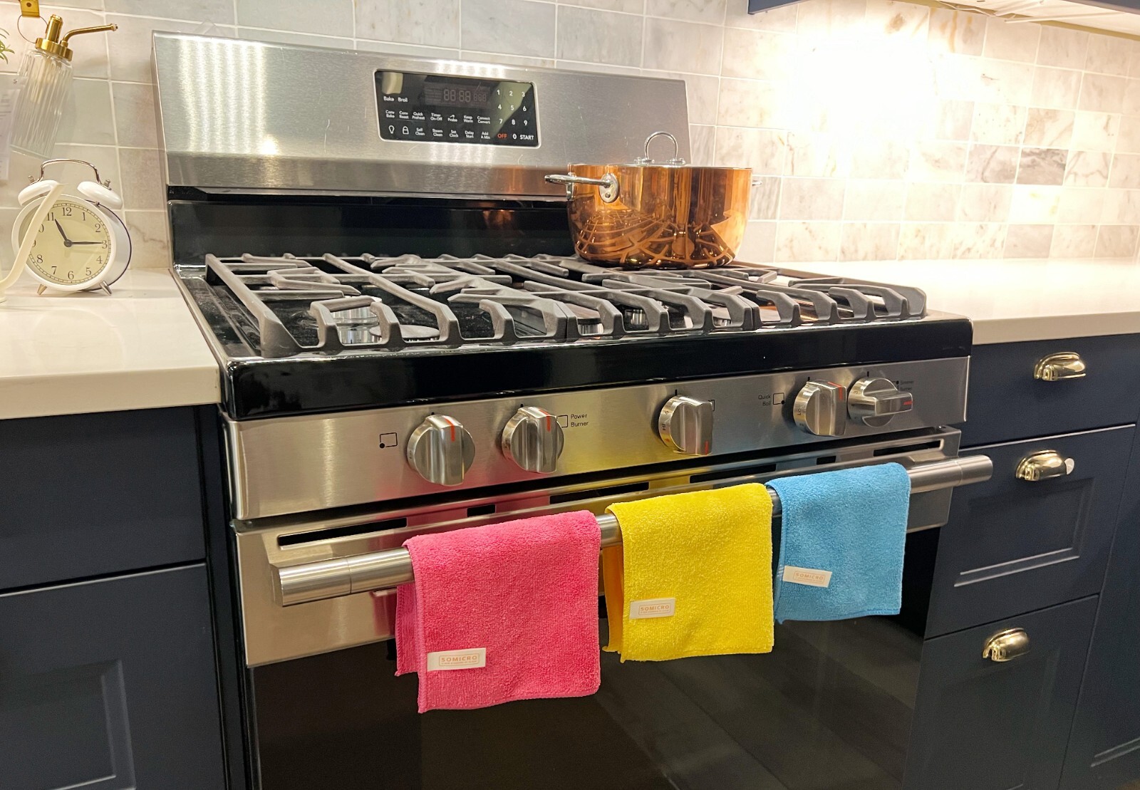 🧼 PREMIUM MICROFIBER TOWELS – ULTRA ABSORBENT, LINT-FREE, STREAK-FREE