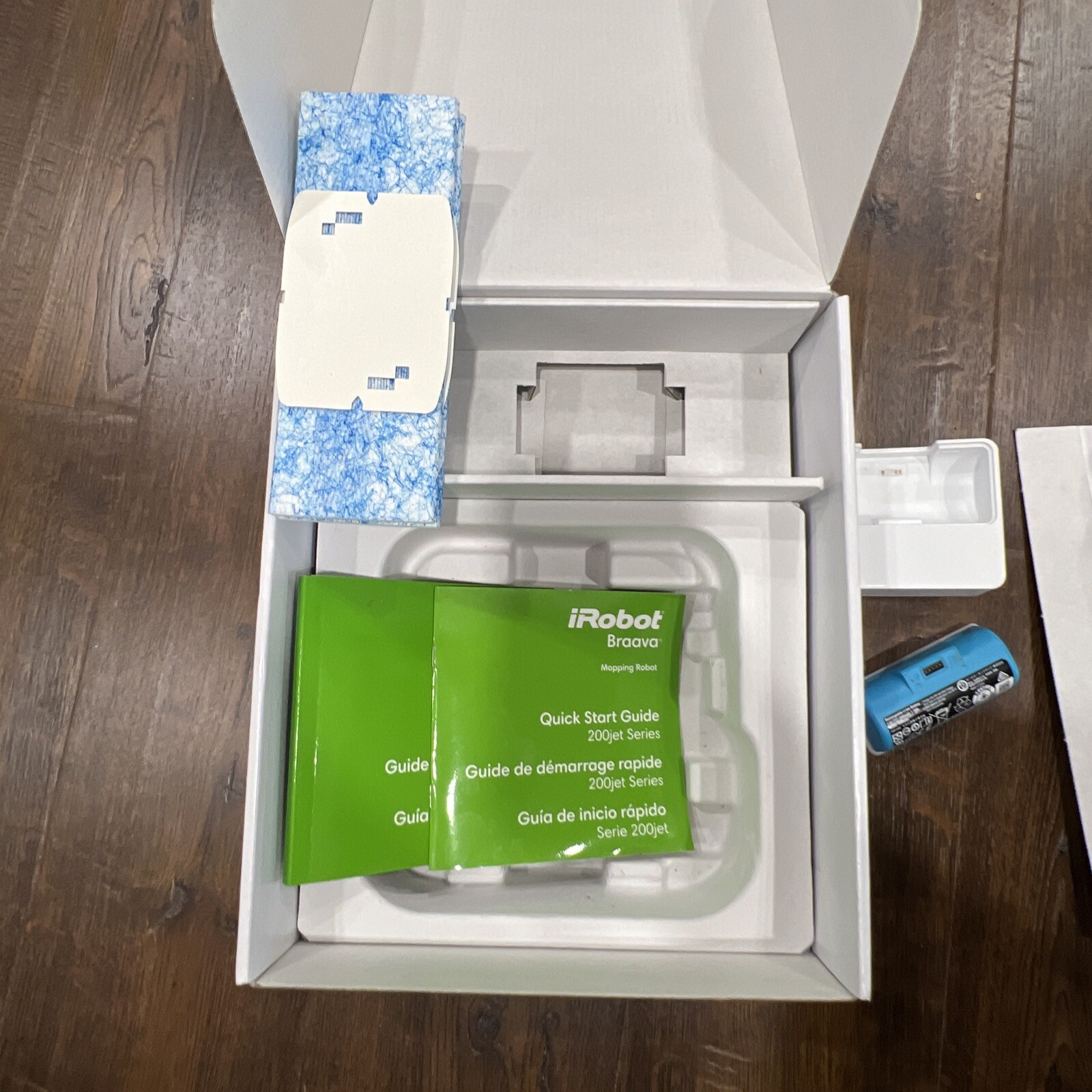 iRobot Braava Jet 240 Mopping Robot with Charger & Pads – NOT FULLY FUNCTIONAL