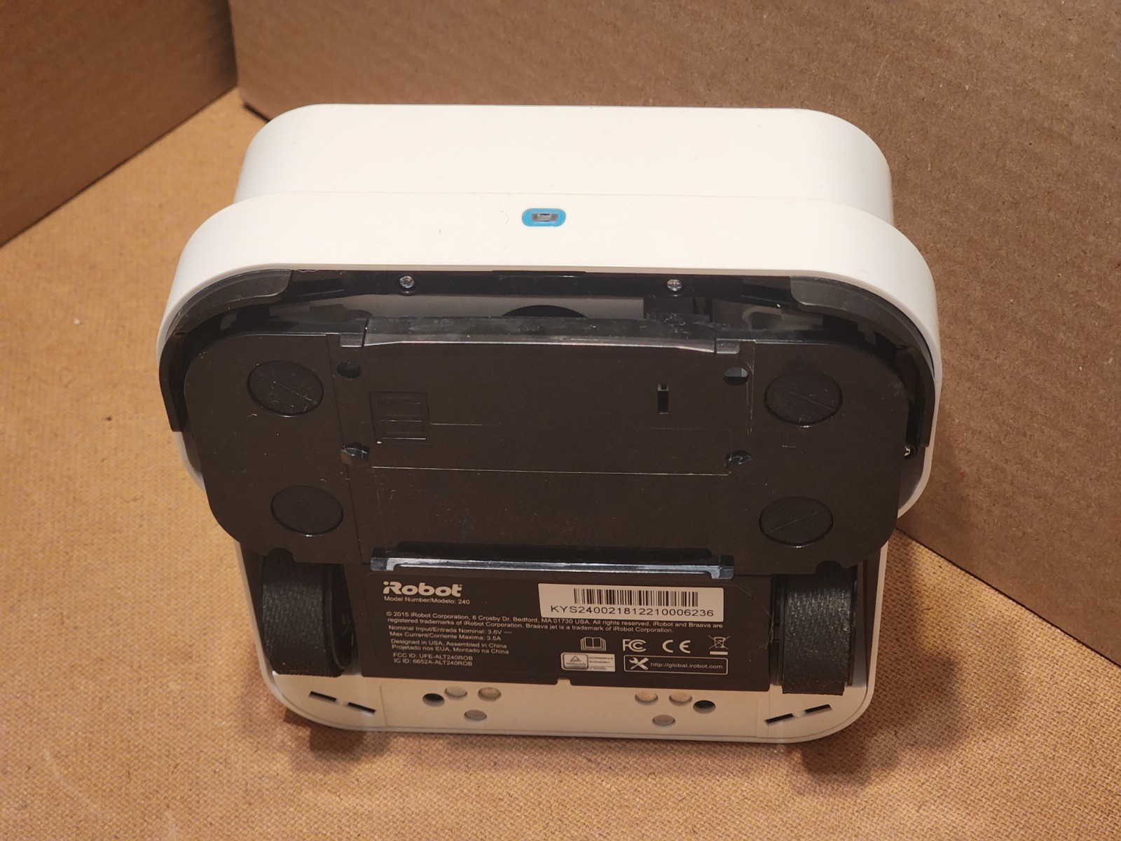 iRobot Braava jet 240 Smart Mopping Robot Bluetooth w/Dry Sweeping Pads