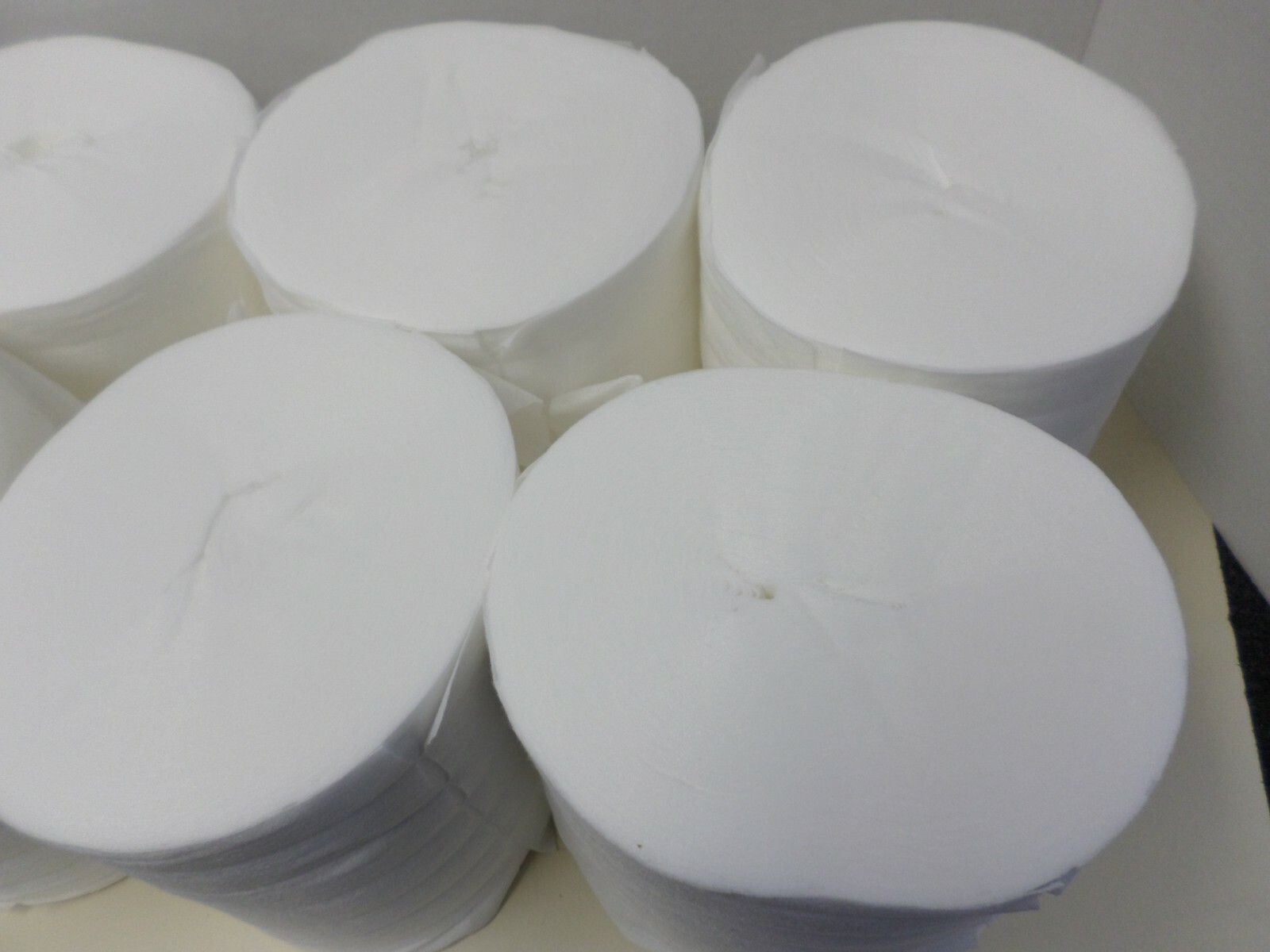 (6) DRY Wipe Paper Rolls 7″ x 6 1/2″ (400 sheets/roll) With Bucket