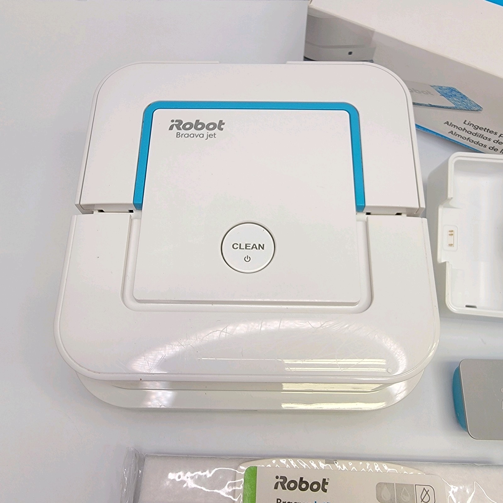 NICE – iRobot Braava Jet 240 Robot Mop Wet/Damp/Dry WITH Pads Battery & Charger