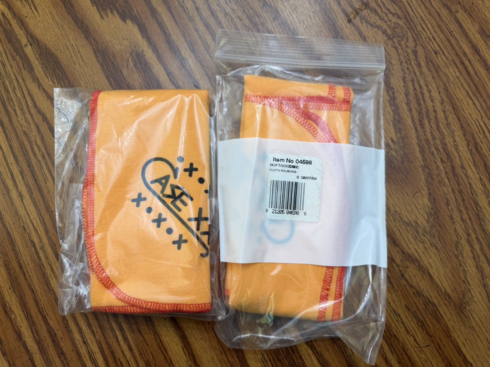 Case xx Yellow Absorbent Jewler’s Cloth for Polishing Pocket Knife
