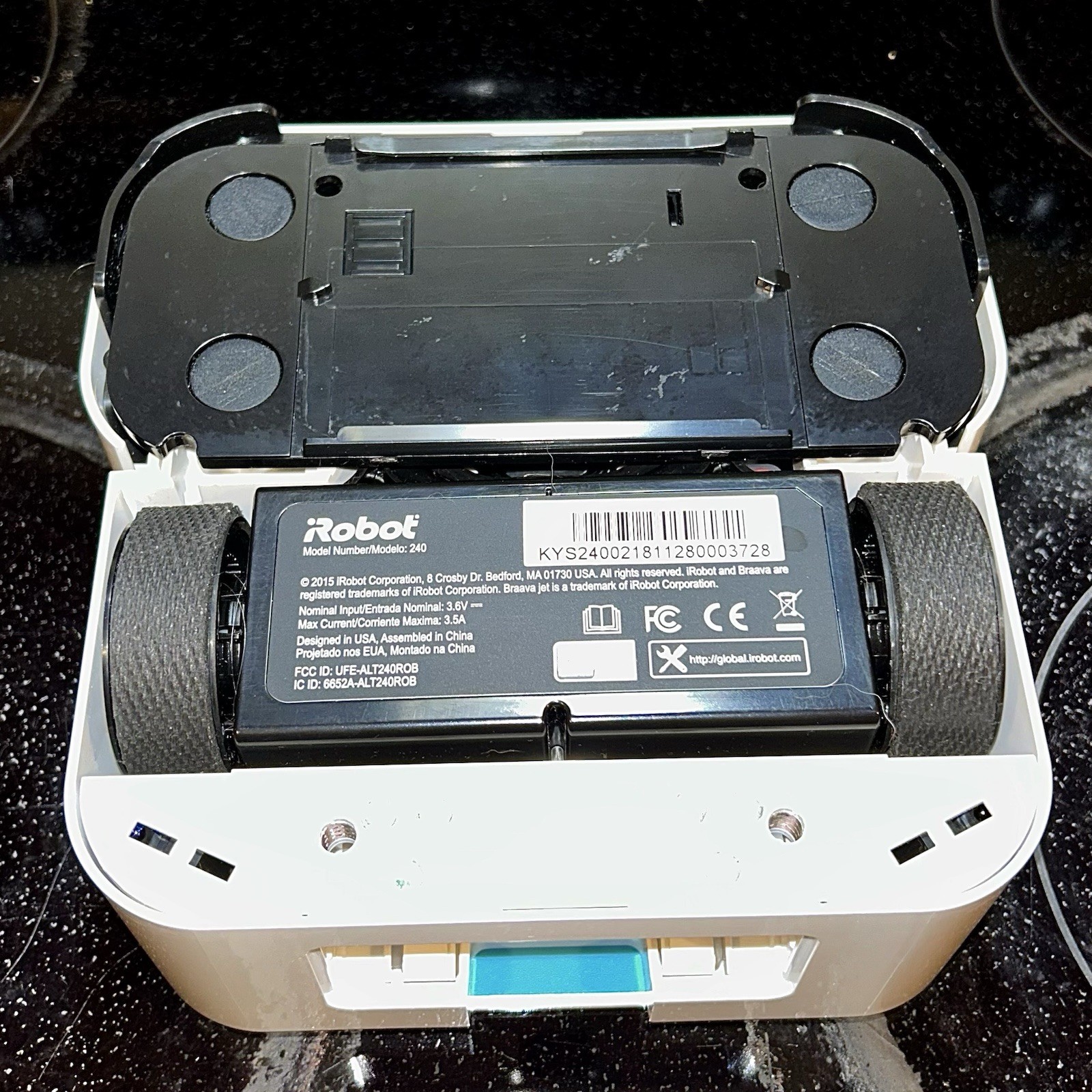 iRobot Braava Jet 240 Smart Mopping Robot | Wet Mopping & Dry Sweeping