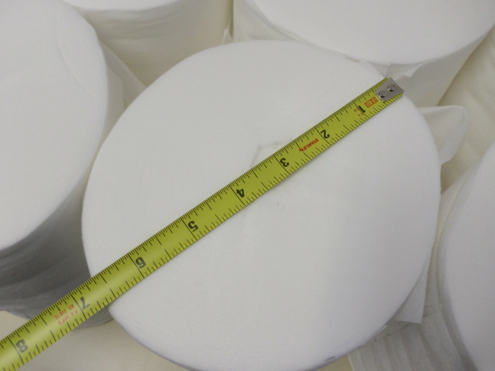 (6) DRY Wipe Paper Rolls 7″ x 6 1/2″ (400 sheets/roll) With Bucket