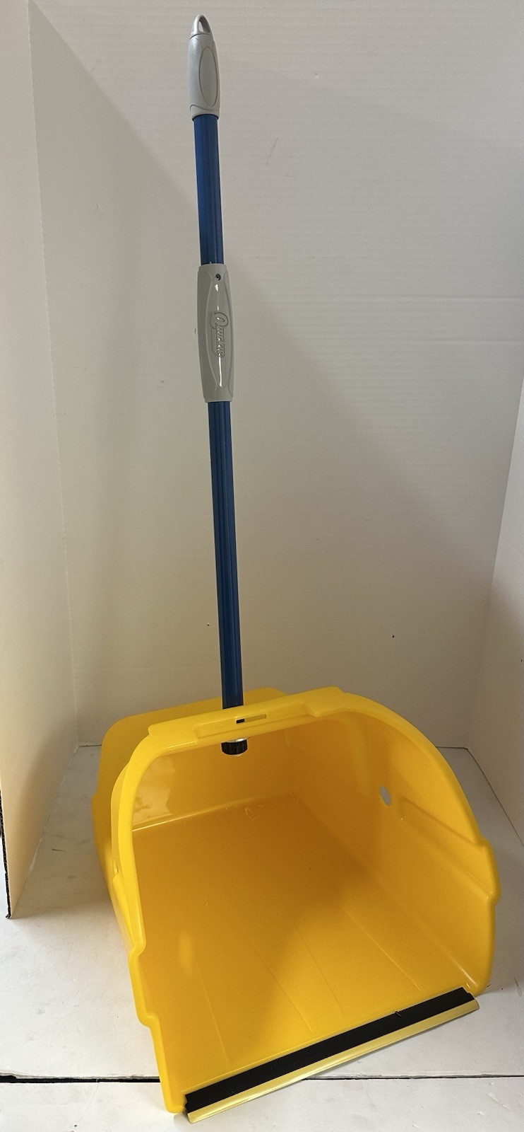 Quickie Non-Tilt Large Yellow Dustpans with Metal Handles – LOCAL PICKUP ONLY