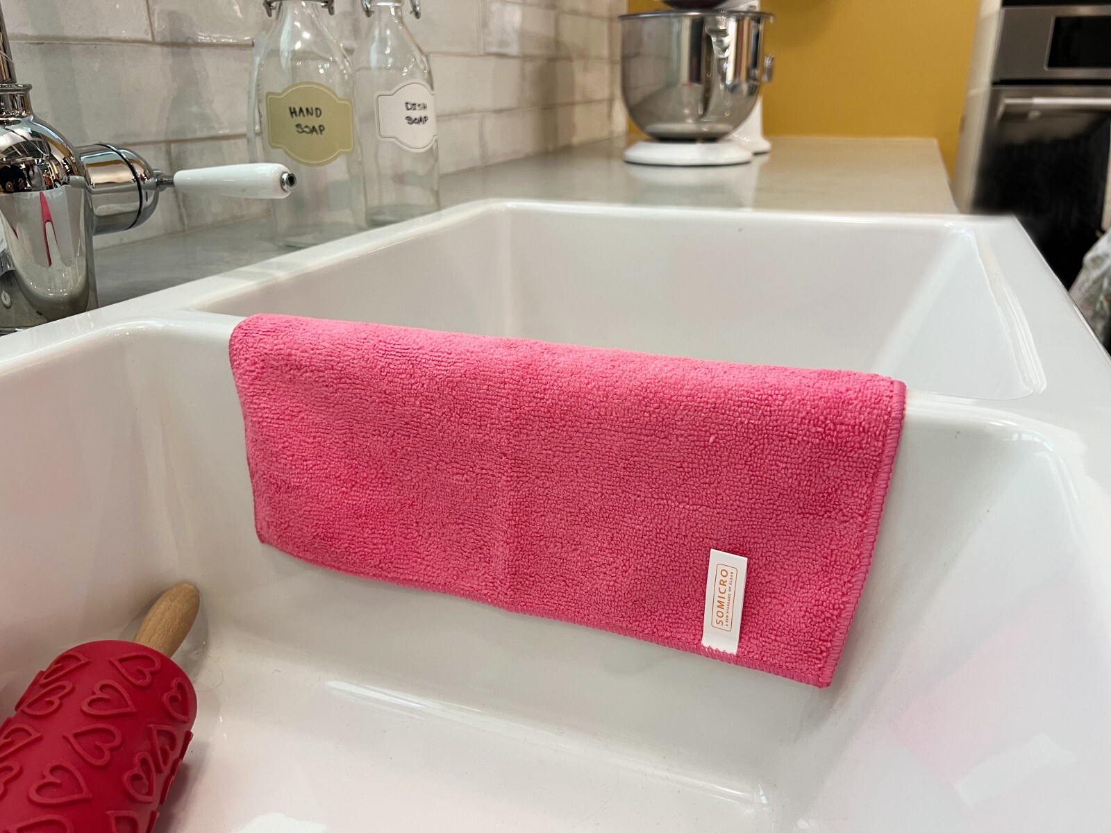 🧼 PREMIUM MICROFIBER TOWELS – ULTRA ABSORBENT, LINT-FREE, STREAK-FREE