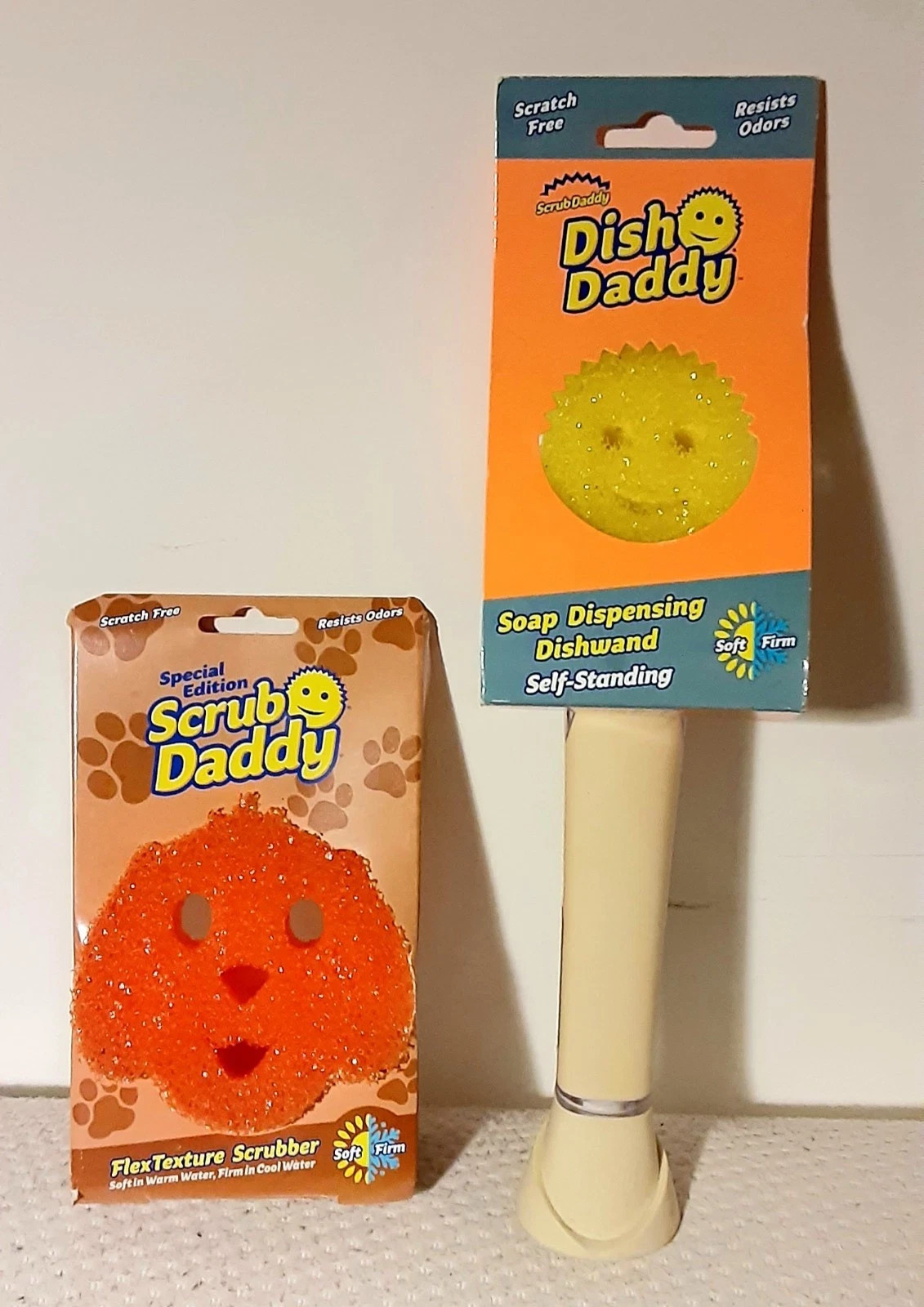 NWT Scrub Daddy Cleaning Wand + Special Edition Dog Scrub Daddy Pad – 2 Items