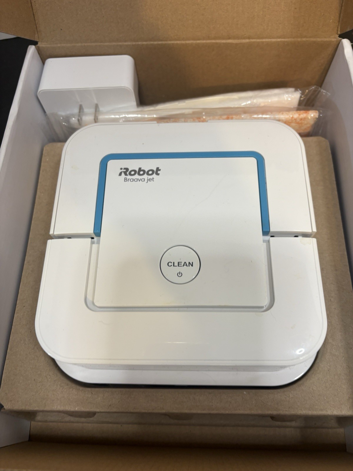 iRobot Braava Jet 240 White Mopping Robot -Works