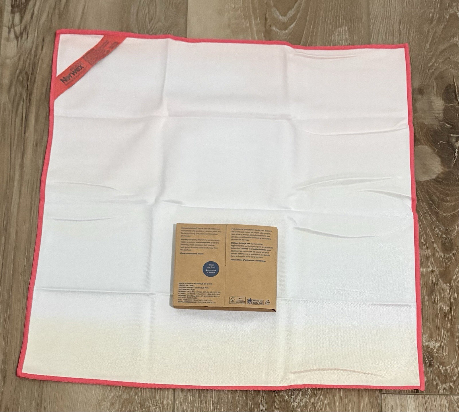1 – NORWEX BACLOCK – WINDOW CLOTH 17.72′ X 17.72″ MULTI COLORED PRINT NEW