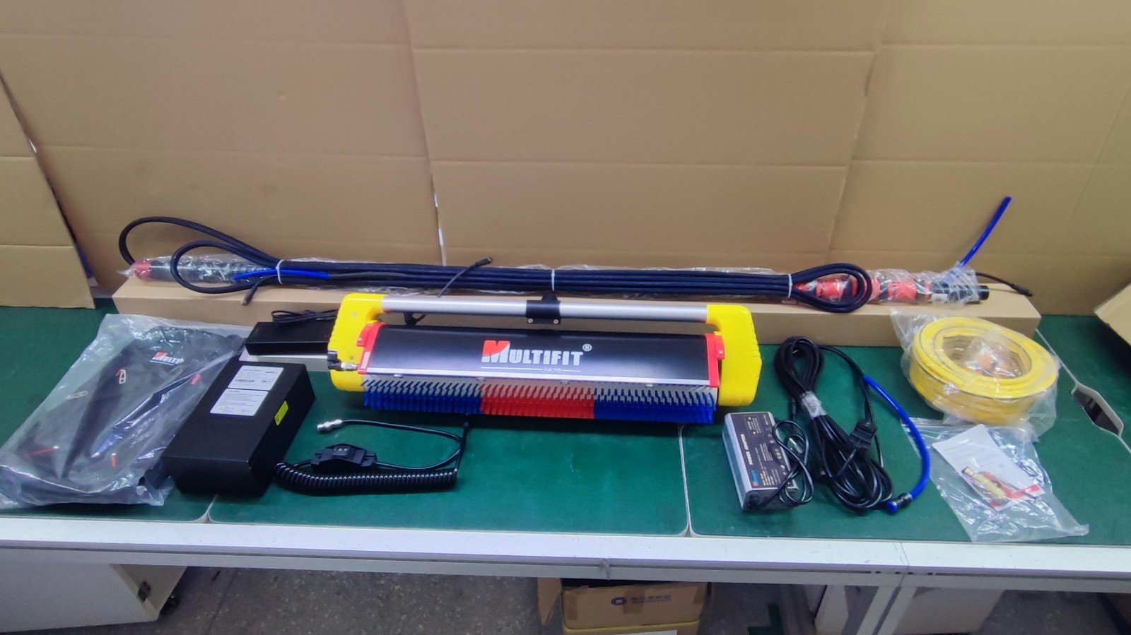 Solar Cleaning Roller Brush-18ft Water Fed Rod 360° forward and reverse rotation