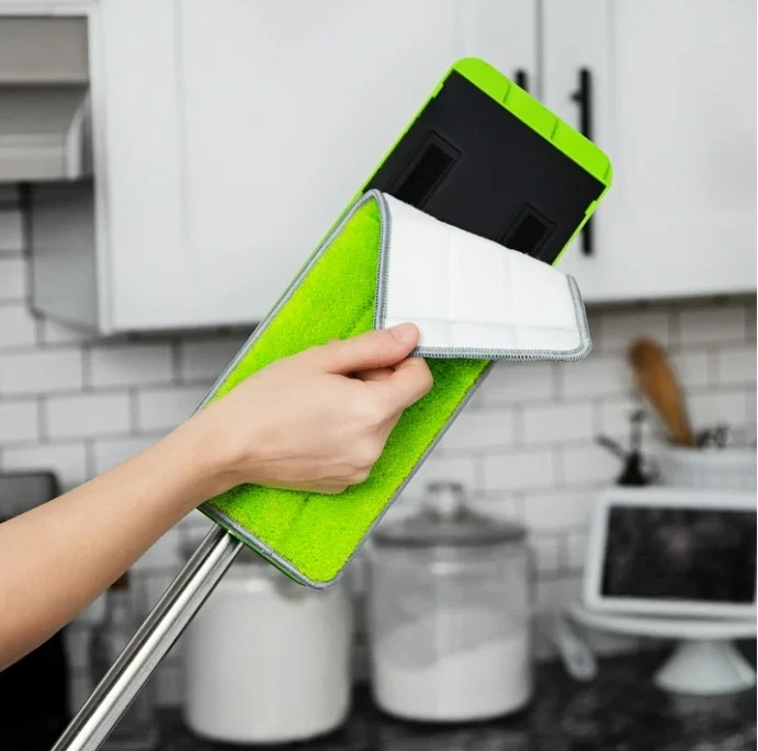 Libman Rinse N Wring Flat Mop System with Microfiber Pad