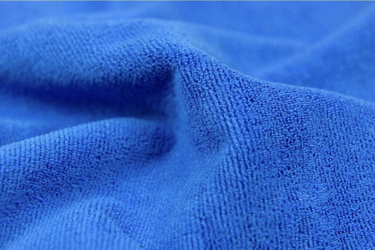 Premium Microfiber Detailing Towel, 340 GSM Lint Free Car 16×16 Inch $1 Each