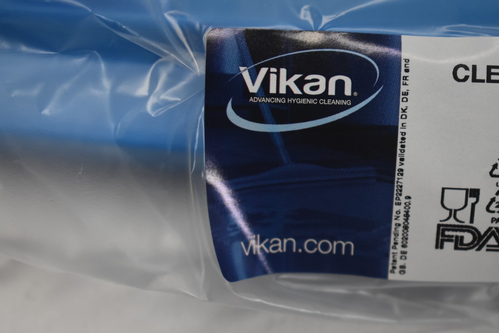 Vikan 77143 24″ Single Blade Ultra Hygiene Floor Squeegee Head Blue Replacement