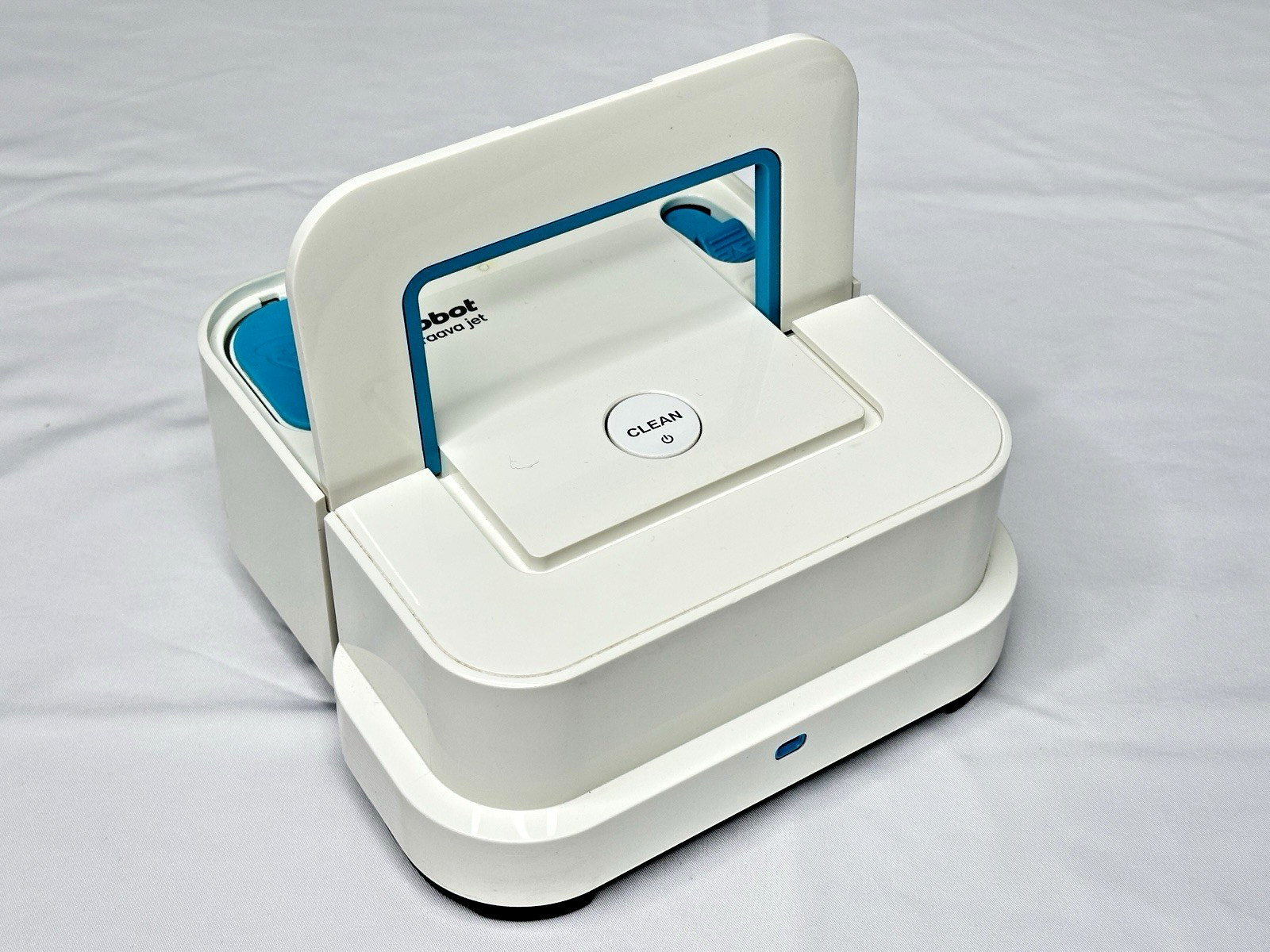 IRobot Braava 240 Jet Spray Mop Device With Dry Sweeping Pads, Charger & Battery