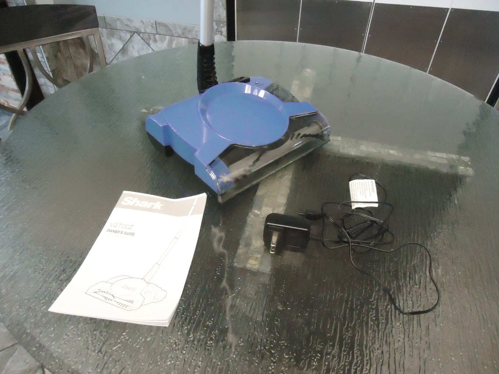 SHARK CORDLESS FLOOR & CARPET SWEEPER V2700Z PURPLE ( only used once ) #