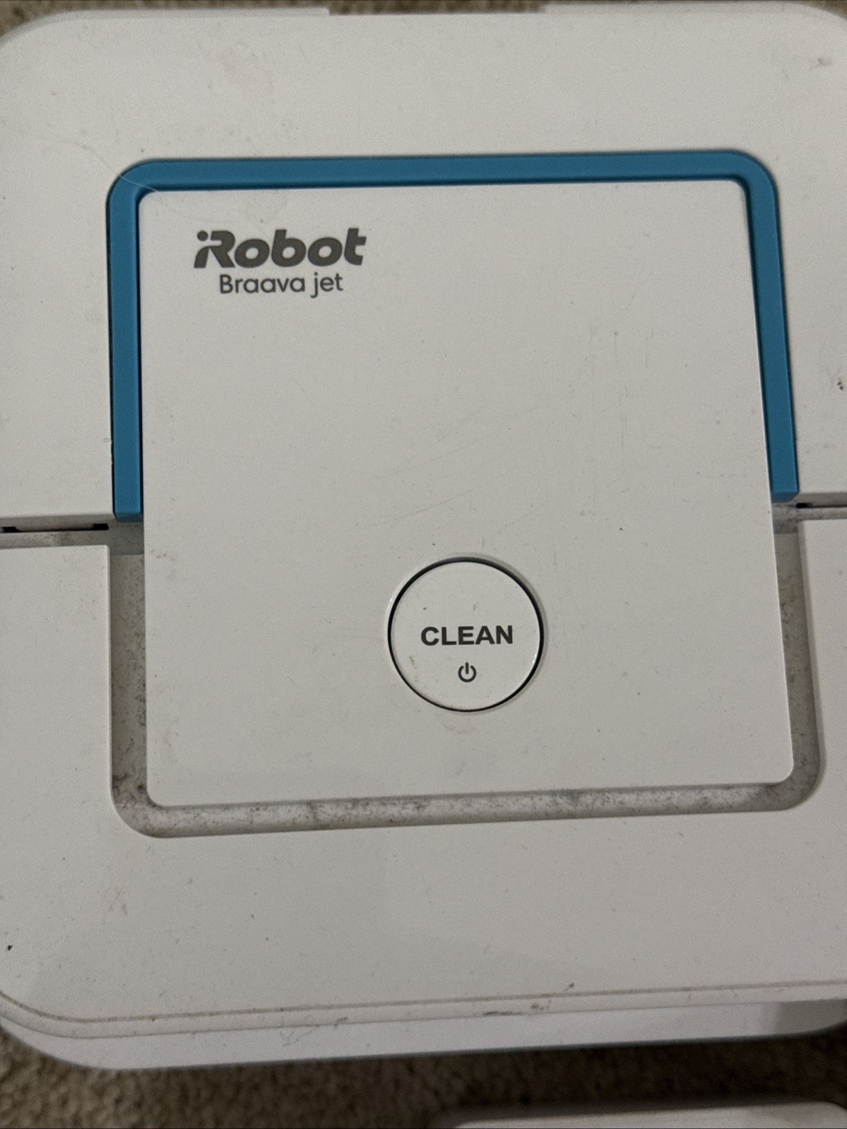 iRobot Braava Jet 240 Mopping Robot – Charger, Box, Pads – TESTED Working