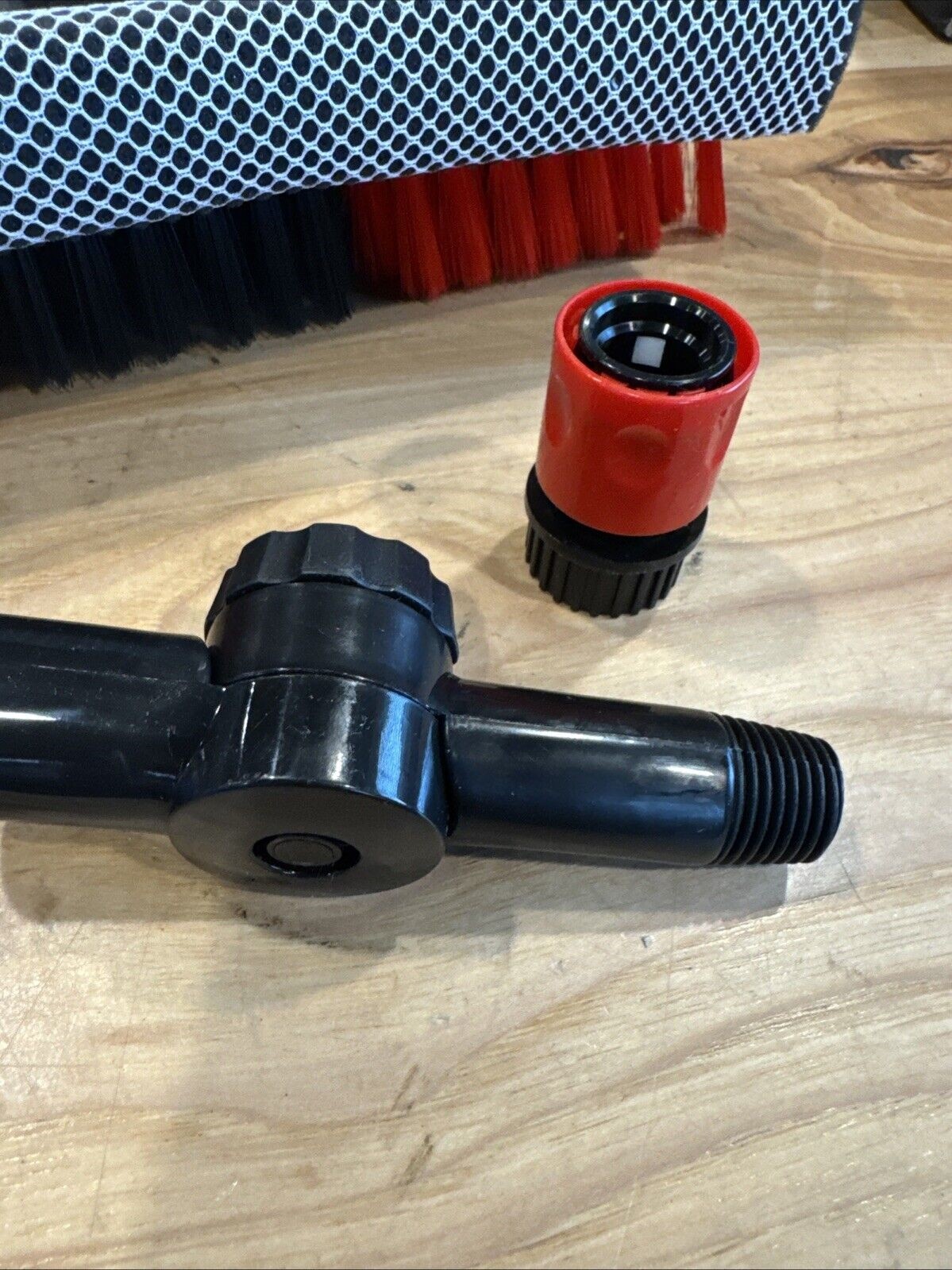 Window Cleaning Brush Head for Solar Panel Washing Water Flow Through（No Pole）
