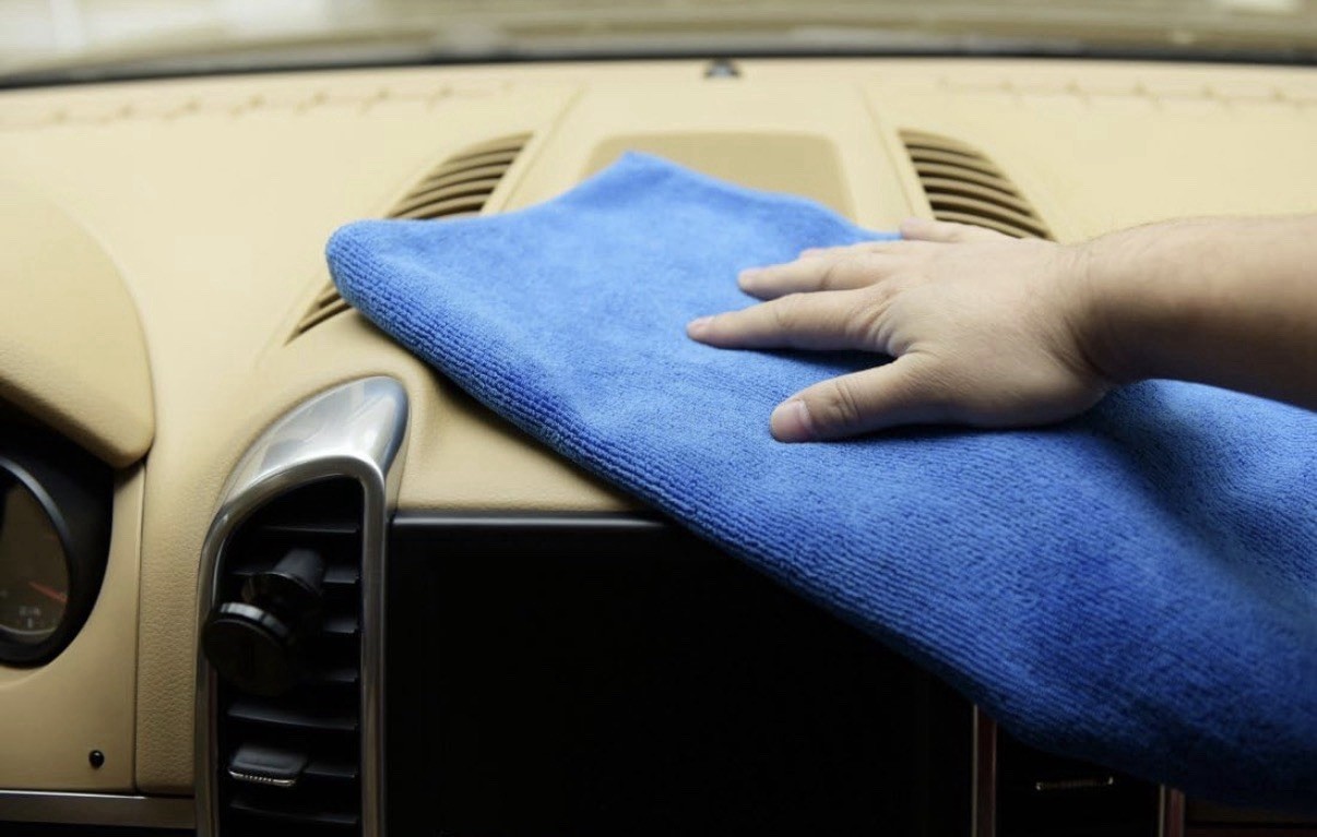 Premium Microfiber Detailing Towel, 340 GSM Lint Free Car 16×16 Inch $1 Each
