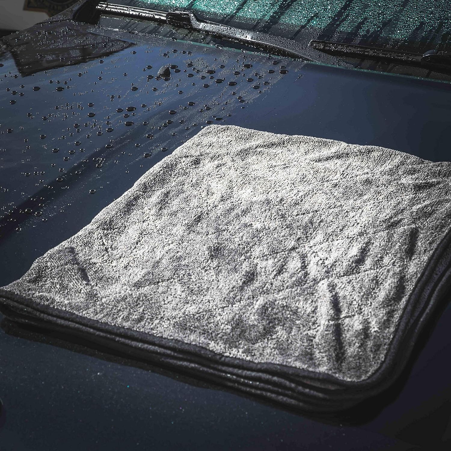 Plush 1500 GSM Microfiber Drying Towels – Large 33 x 29 Inches for Superior Care