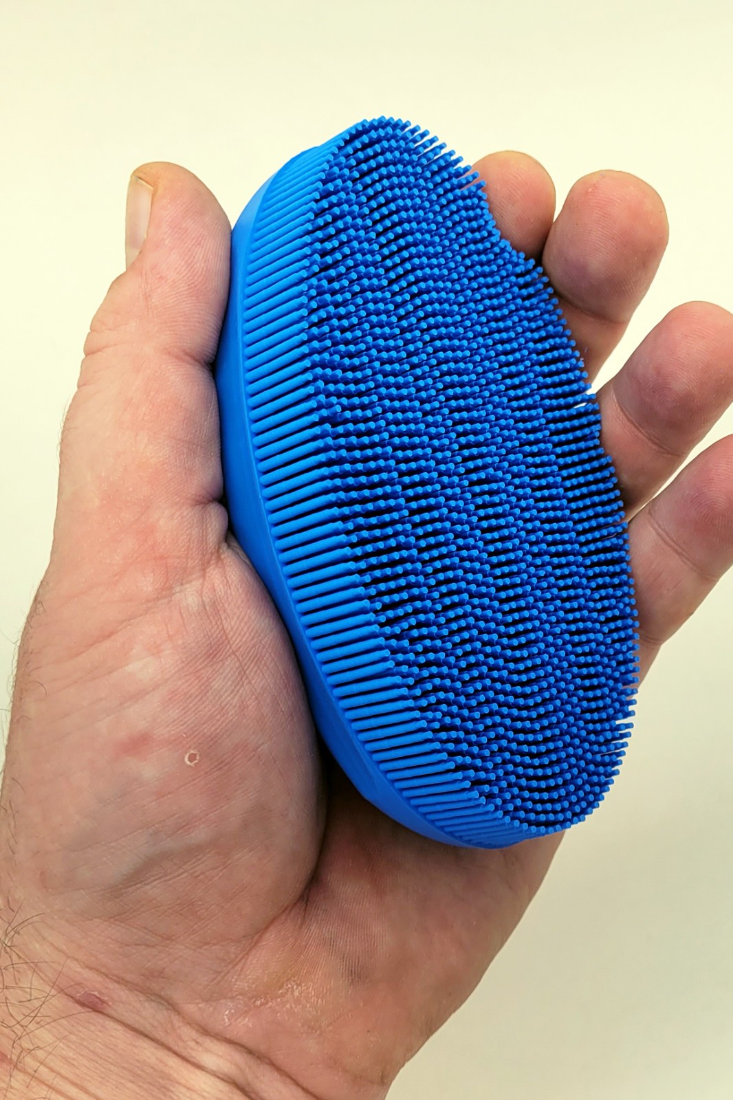 Rubber Bristle Lint And Fur Cleaning Brush – Perfect For Pet Hair!