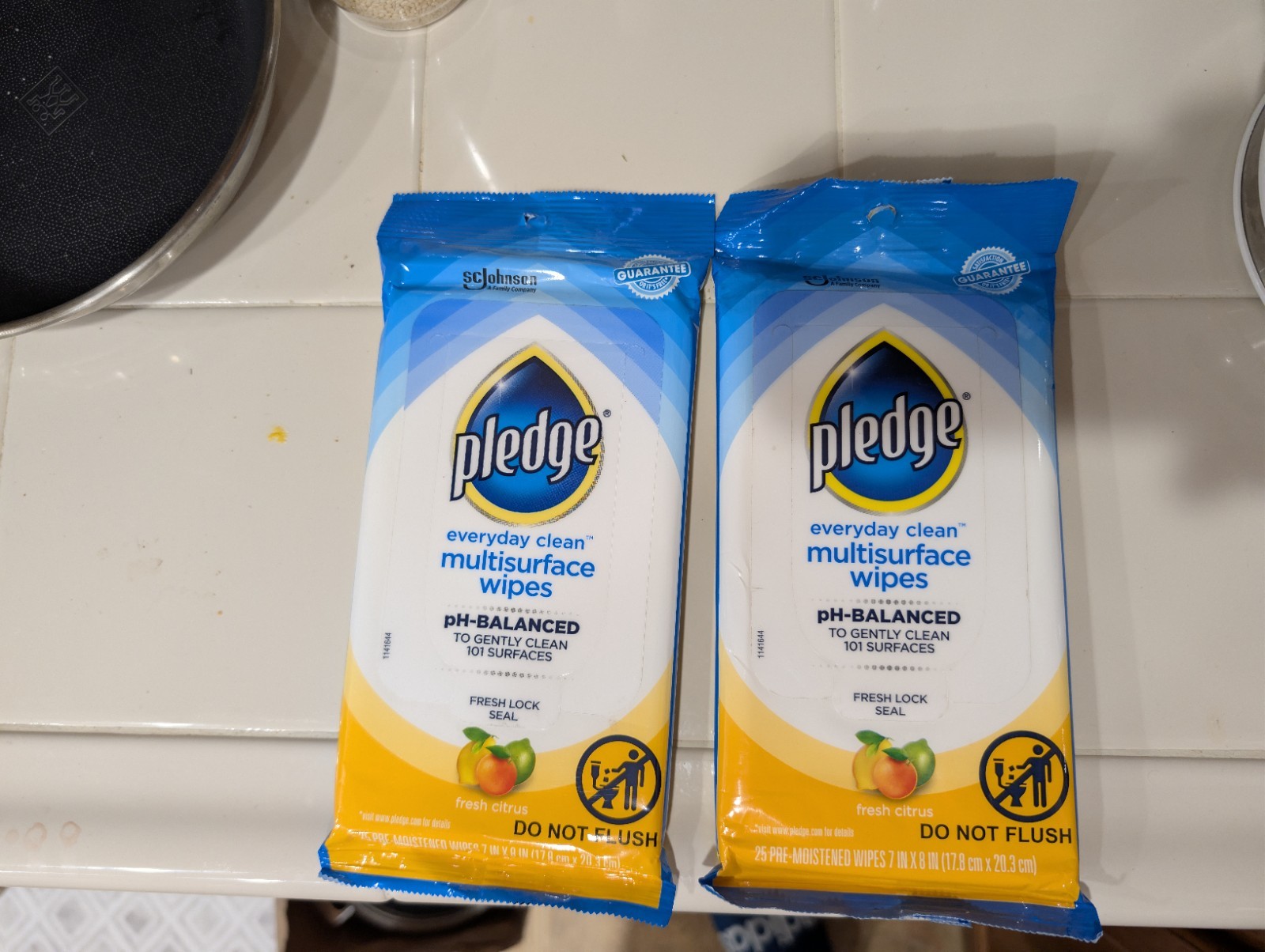 Pledge Multi-Surface Cleaner Wet Wipes, 7 x 10, Fresh Citrus, 25 Wipes, 2 Packs
