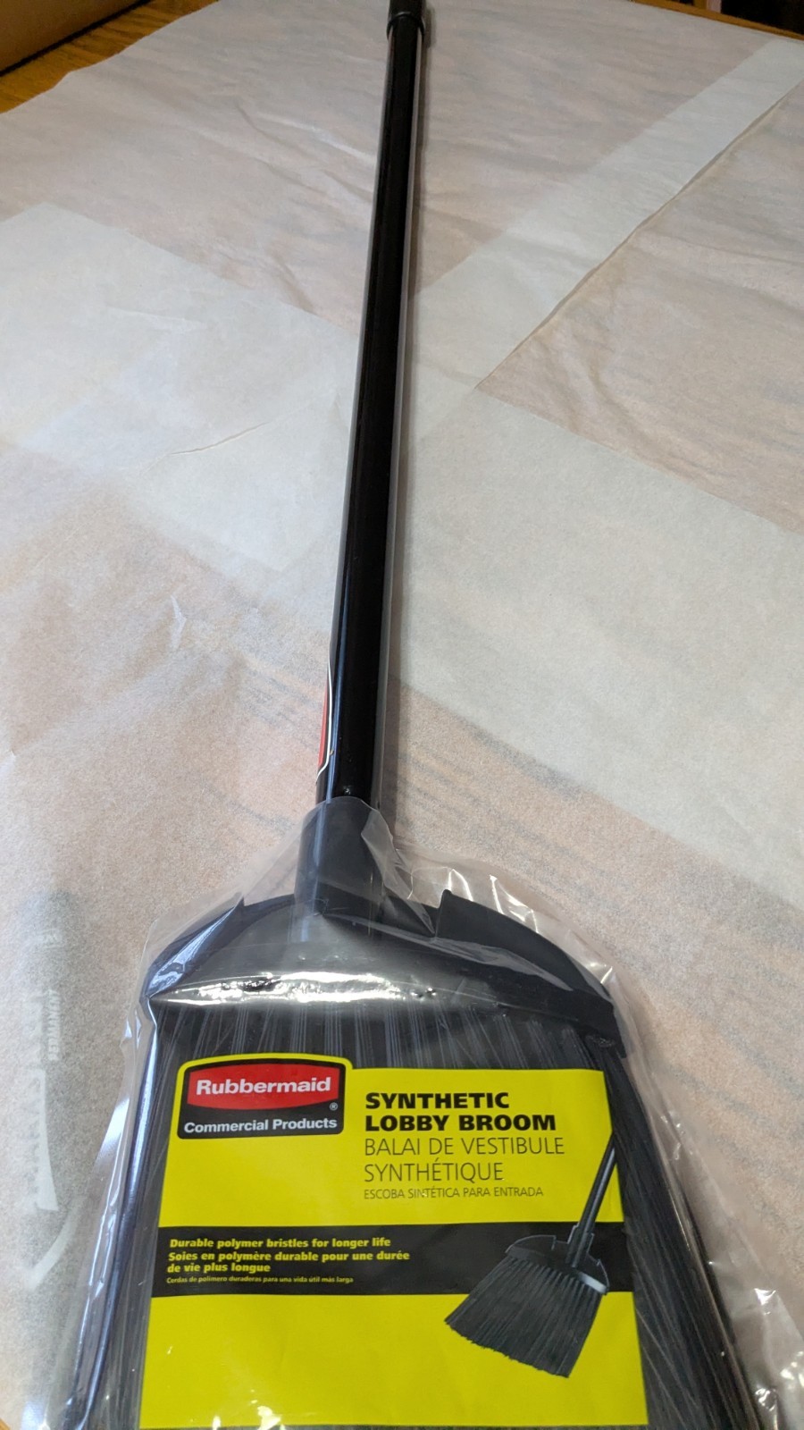 Rubbermaid 7.5″ Lobby Flagged Bristle Angle Broom with Handle. Box of 6.