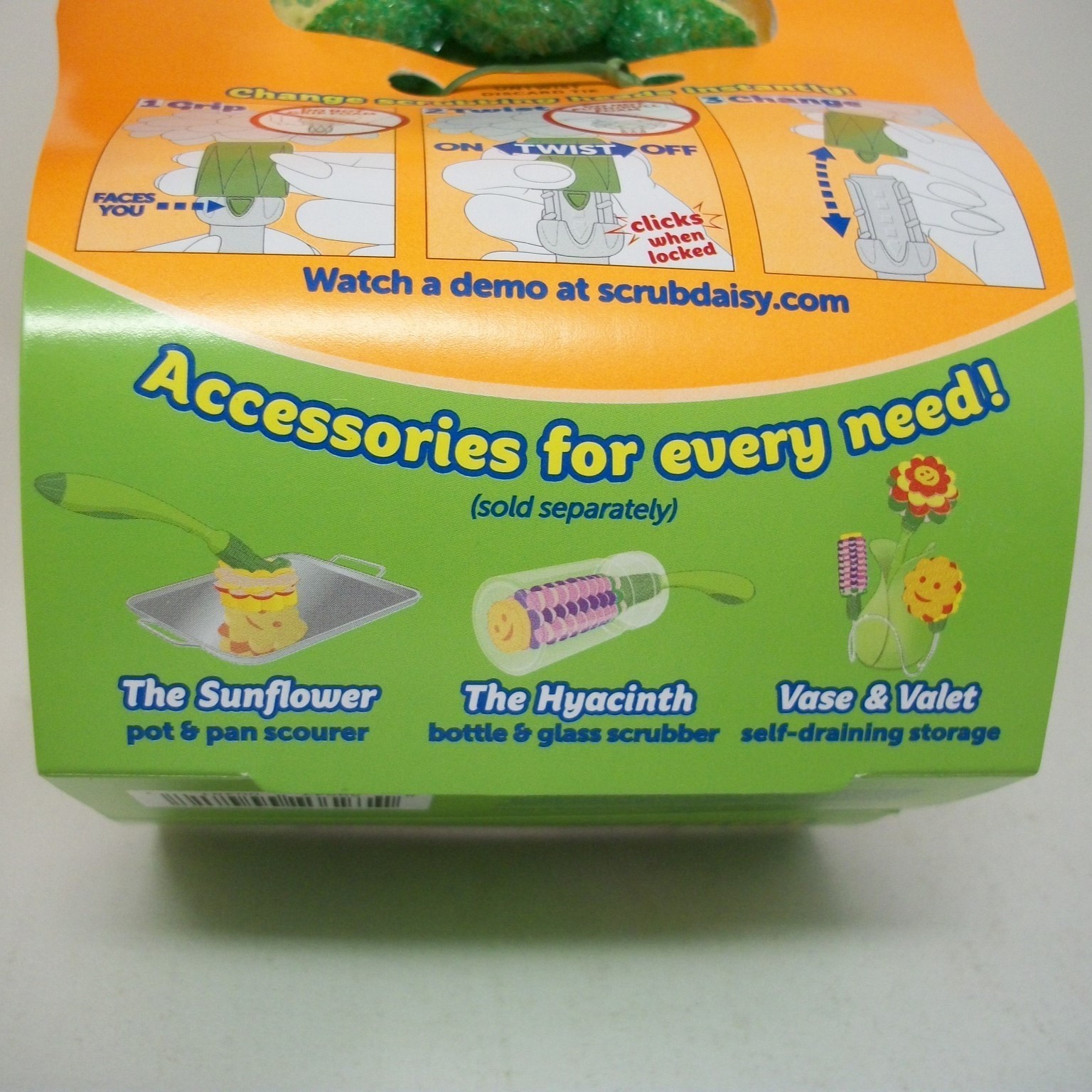 One Scrub Daddy Scrub Daisy THE DAISY Dishwand System Scrubber Replacement Head