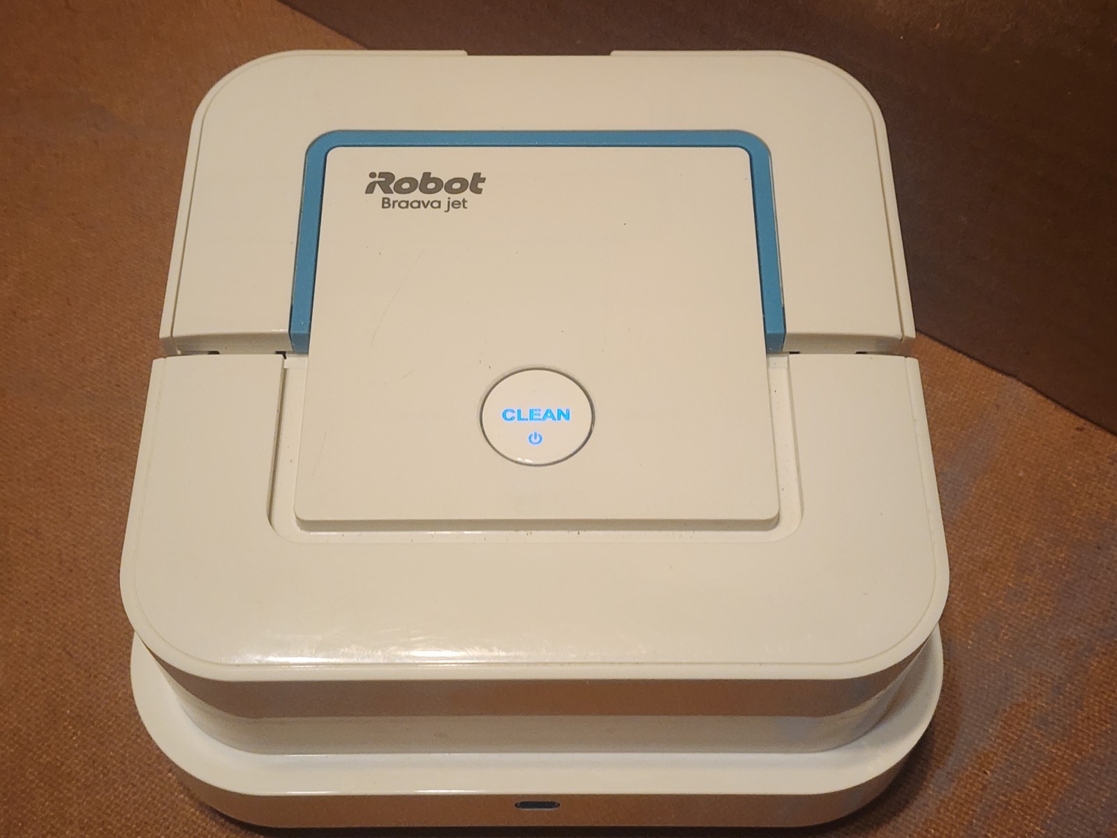 iRobot Braava jet 240 Smart Mopping Robot Bluetooth w/Dry Sweeping Pads