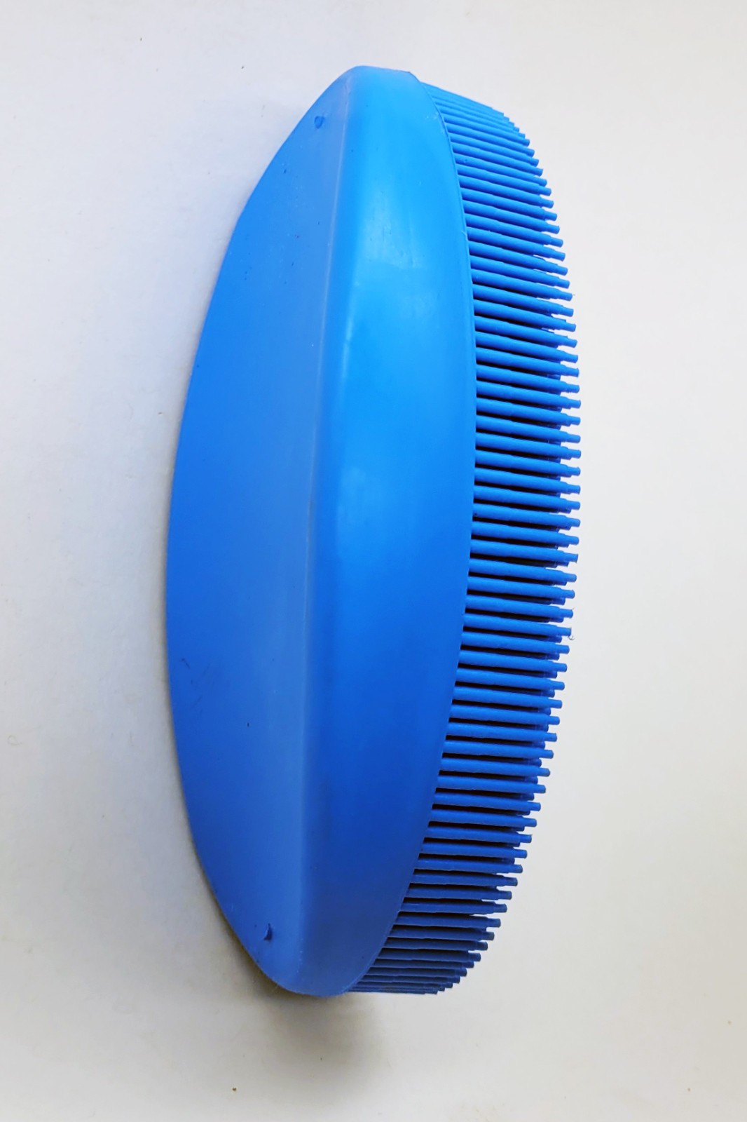 Rubber Bristle Lint And Fur Cleaning Brush – Perfect For Pet Hair!