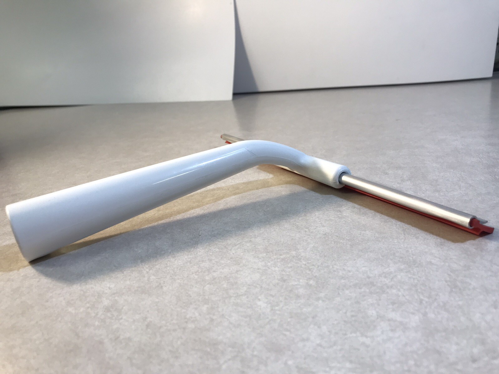 Ikea Lillnaggen Shower Squeegee Car Window Bathroom Red White UK-ZH