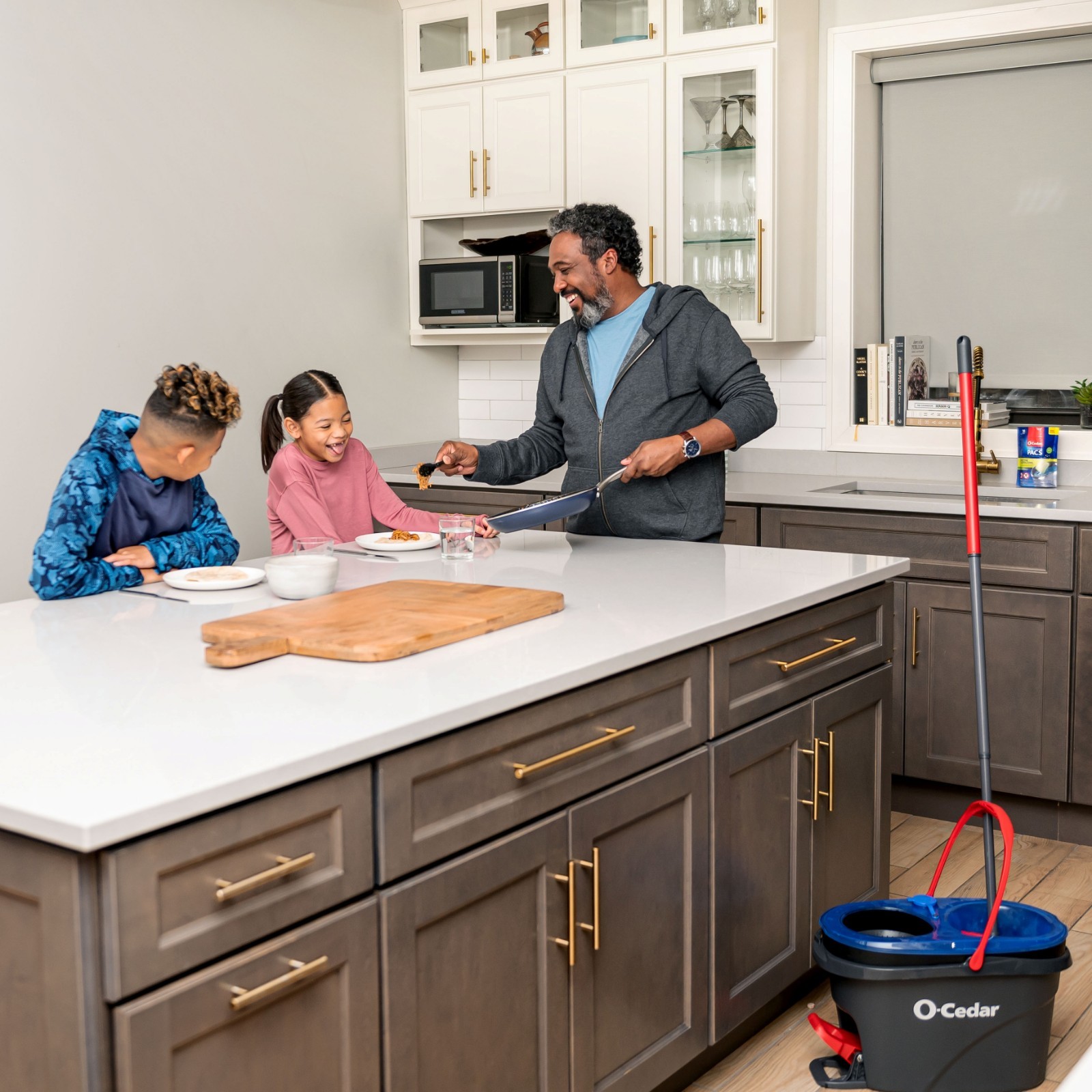 O-Cedar RinseClean Spin Mop With 2-Tank System and Microfiber Mop Head