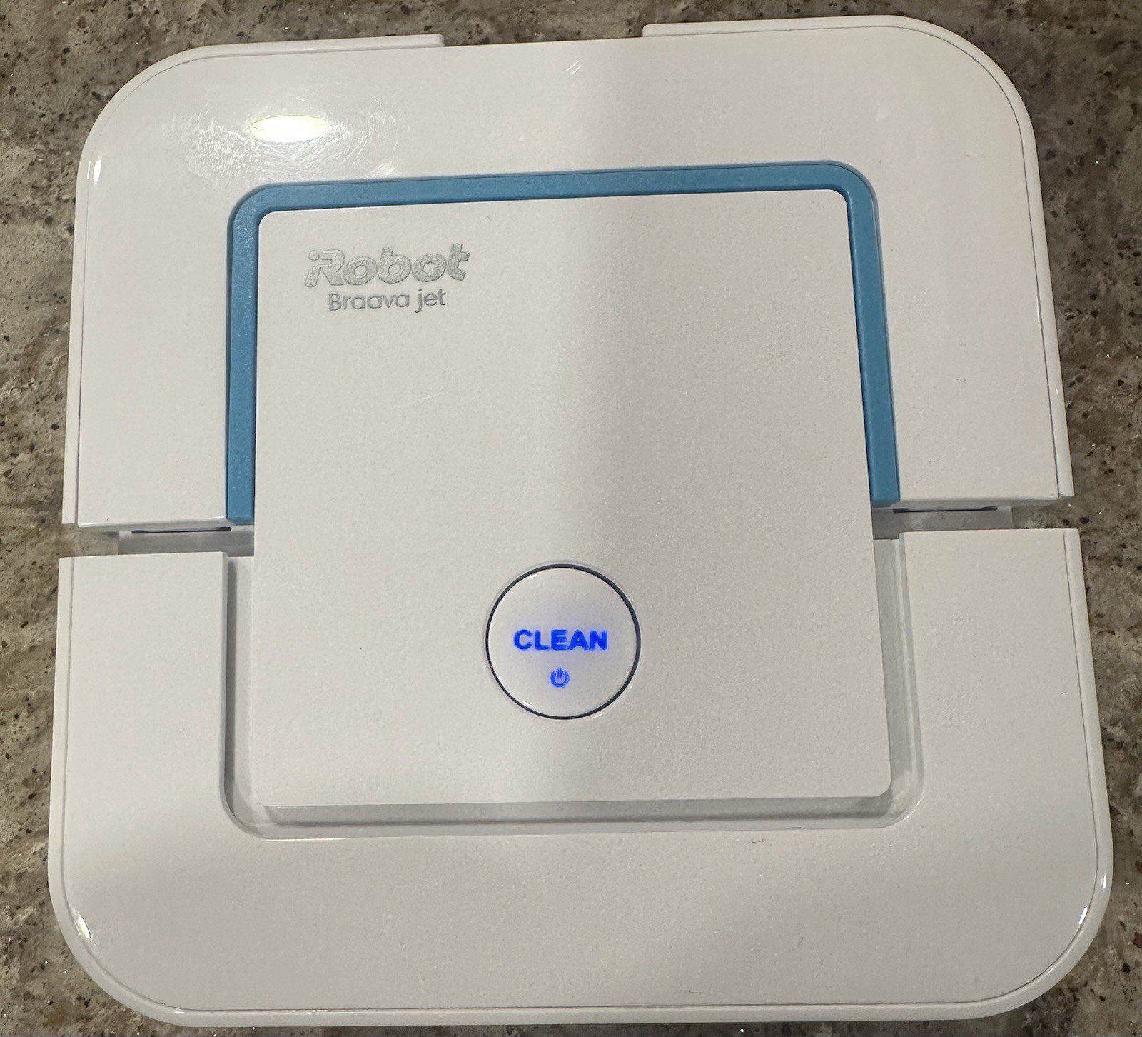 Robot Braava Jet Model 240 Comes with 11 Pads and 2 Others. Used Good Condition