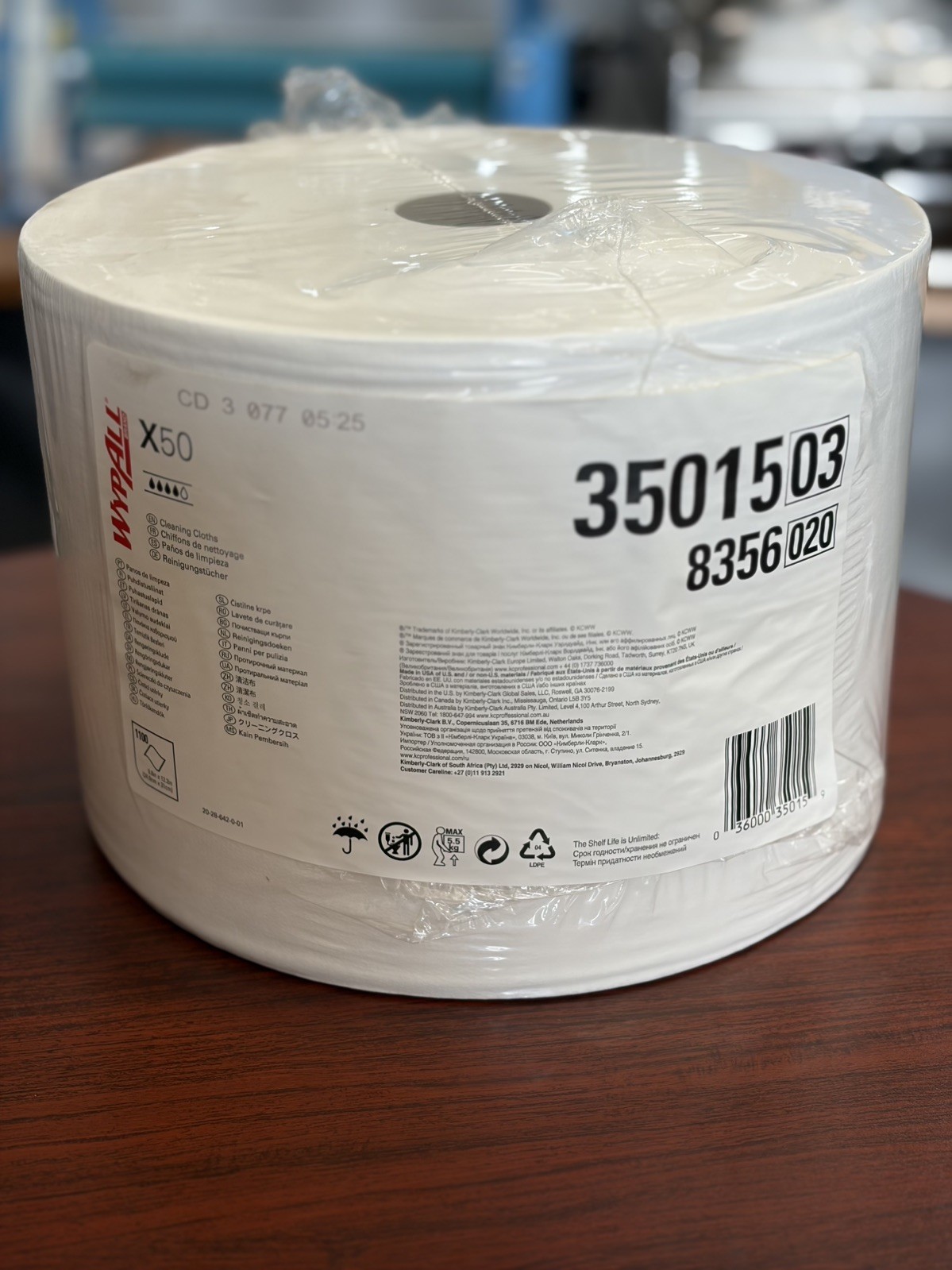 WypAll X50 Cleaning Cloths, 9.8″ x 12.2″, Hydroknit, 1100 Sheet, Jumbo Roll